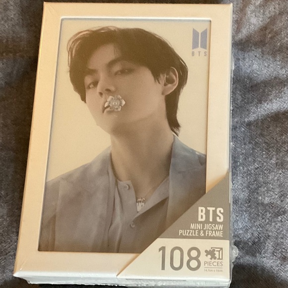 Brand New in packaging, BTS V puzzle and frame. Collector’s item. - Picture 1 of 3